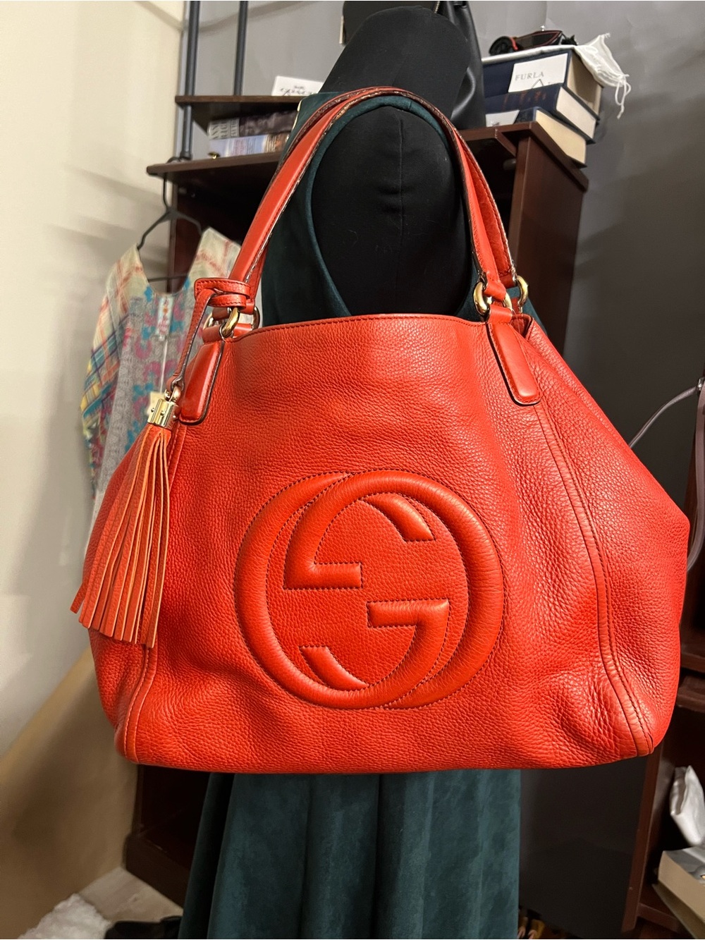 Gucci Large SoHo Red Pebbled Leather with Gold Hardware and Tassel - Picture 2 of 10